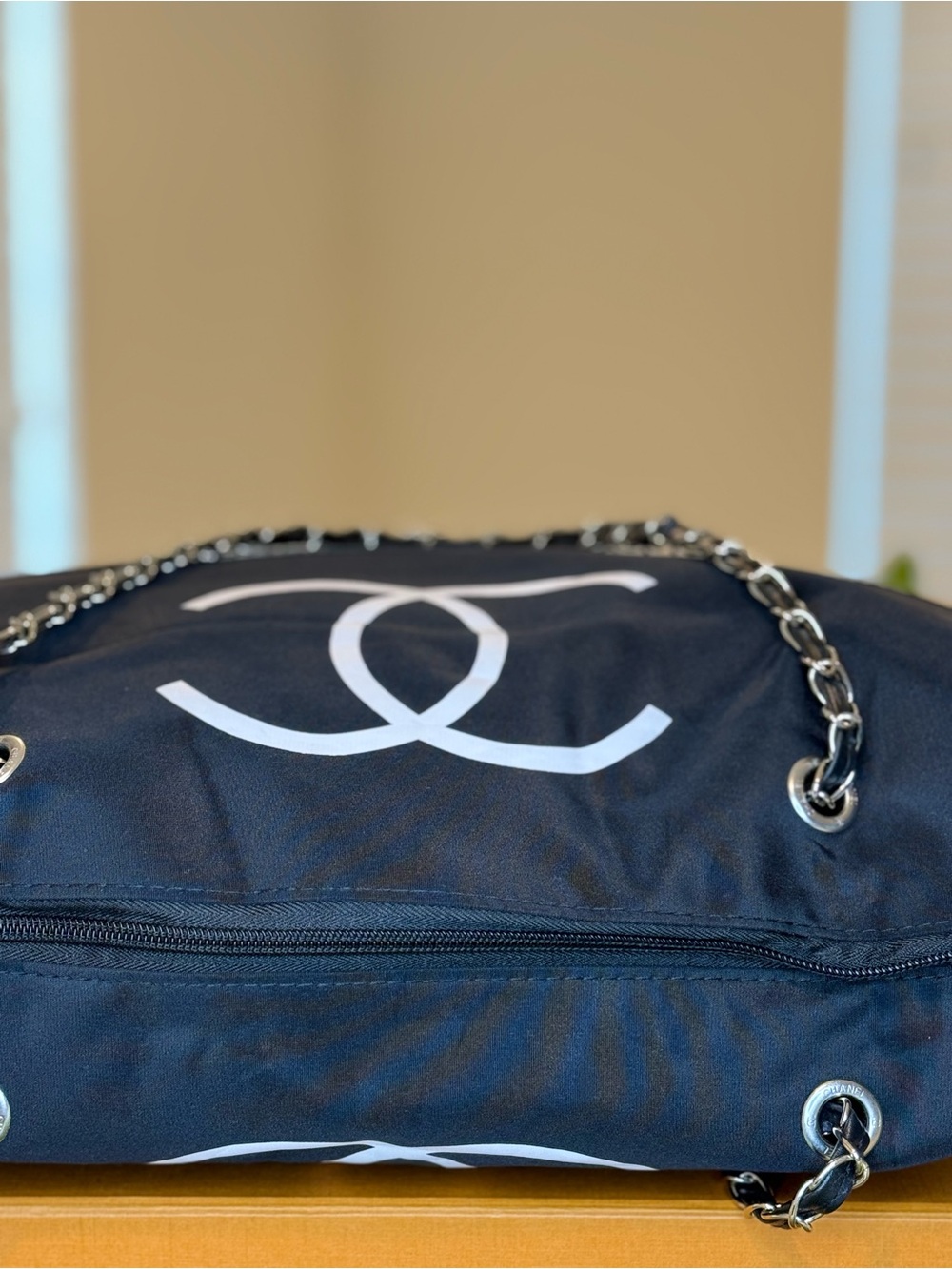 𝑵𝒆𝒘 CHANEL VIP Black Nylon Tote with faux-Patent Trim and Chain Straps - Picture 8 of 14